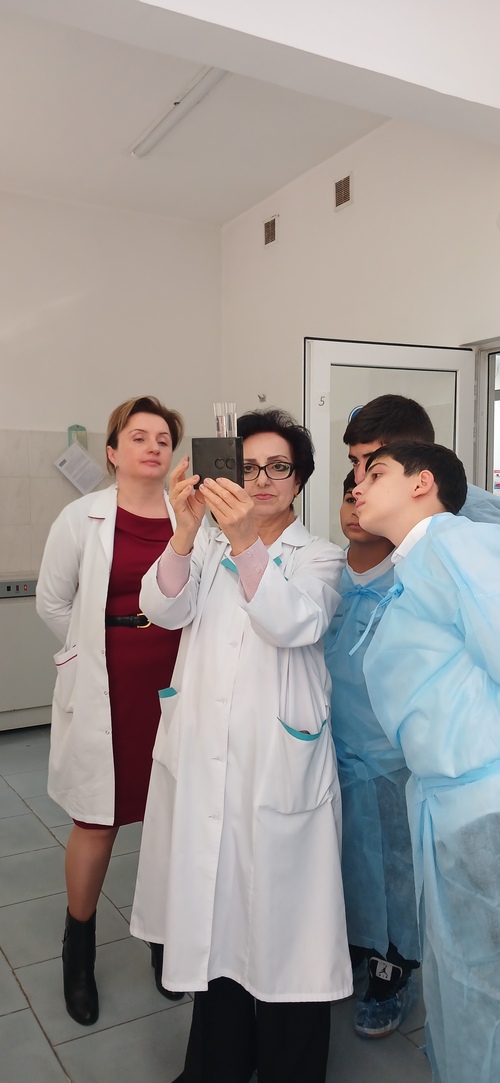 Nouvelle visite d'élèves au laboratoire central