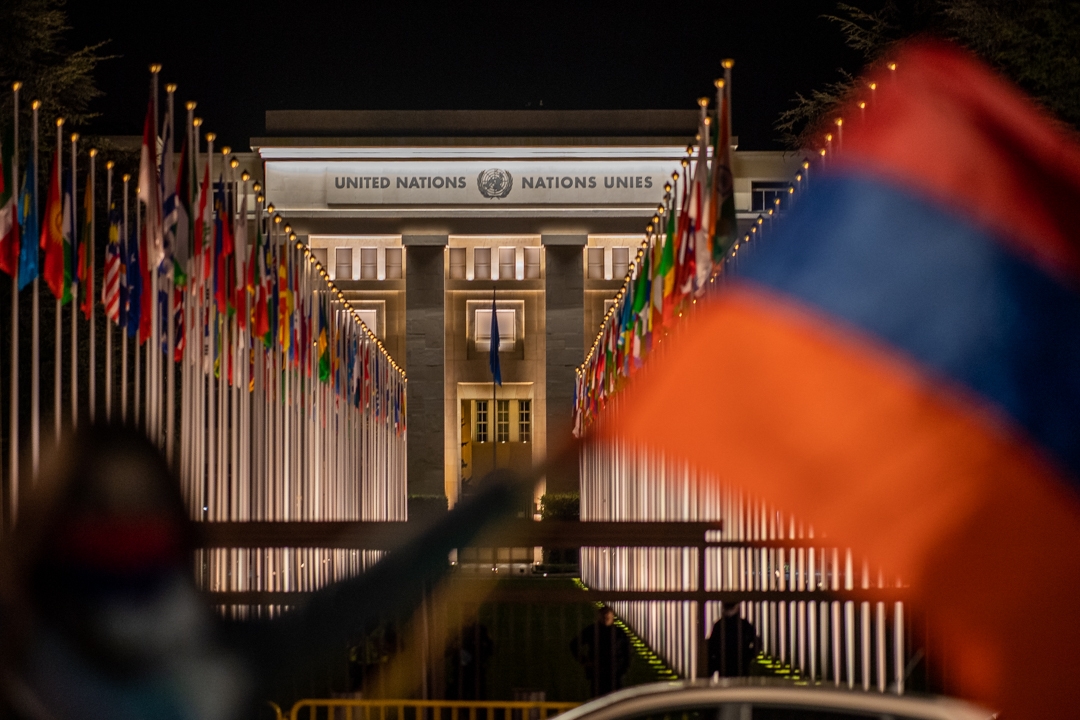 Diverses communautés rassemblées devant le siège d’ONU au Genève