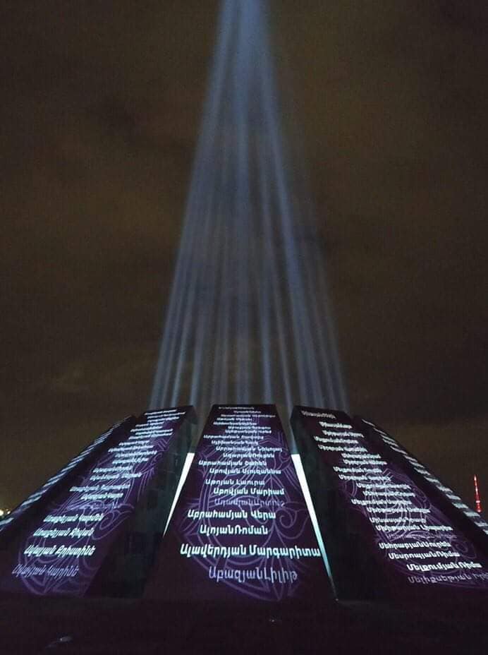 La marche virtuelle vers le mémorial de Tsitsernakaberd et un concert-commémoration d’une durée de huit heures