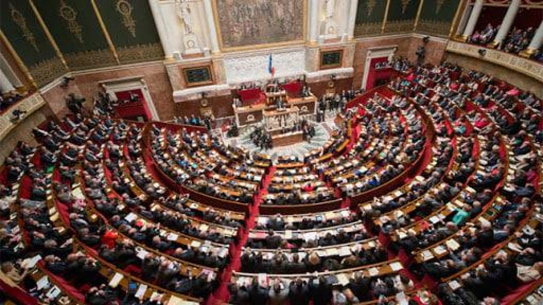 L'Assemblée nationale française a adopté une résolution sur l'urgence