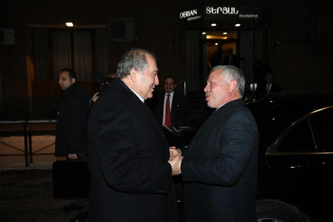 Président de la République d'Arménie Armen Sarkissian (à gauche), et le Roi du Royaume Hachémite de Jordanie, Sa Majesté Abdallah II Ibn Al Hussein Al Hashimi