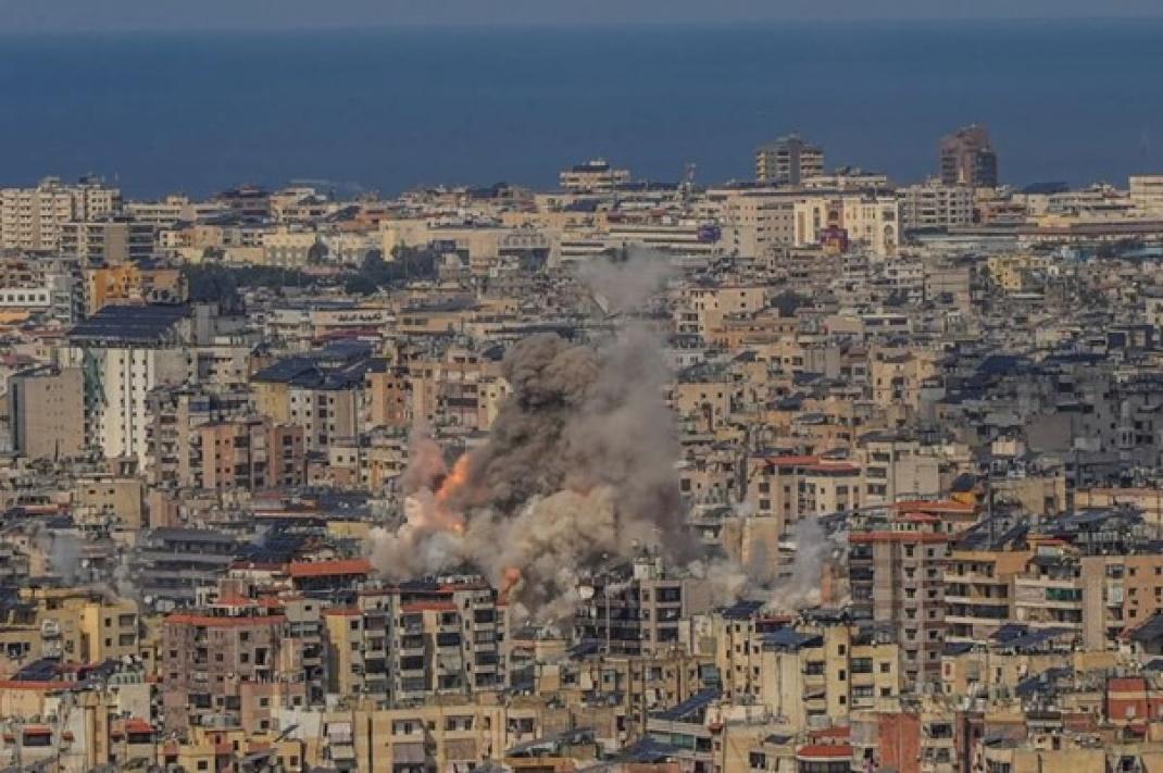 Une frappe israélienne sur la banlieue sud de Beyrouth, le 4 mars 2026. Photo Mohammad Yassine/L'Orient-Le Jour