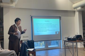 Monique Bondolfi, fondatrice et présidente de KASA, lance la première séance