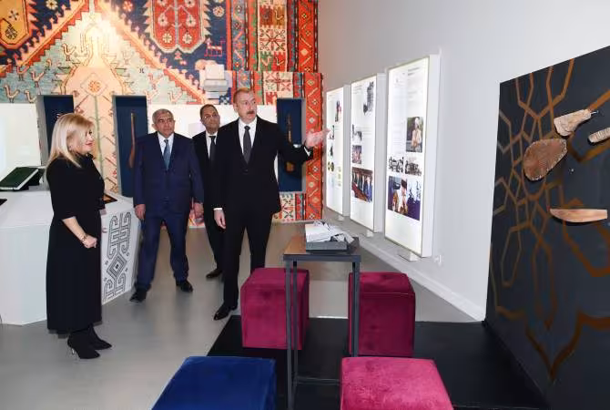 Aliyev irrité par les toponymes arméniens sur les cartes des musées