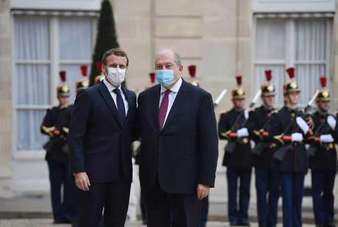 Rencontre à Paris des présidents arménien et français
