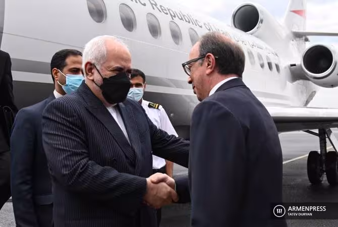 Le ministre iranien des Affaires étrangères Mohammad Javad Zarif vient d'arriver en Arménie 