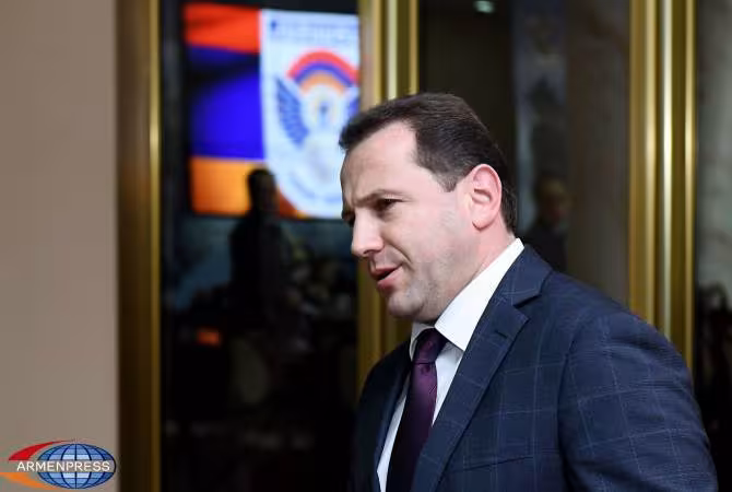 David Tonoyan, l’ex-ministre arménien de la Défense, reste en détention