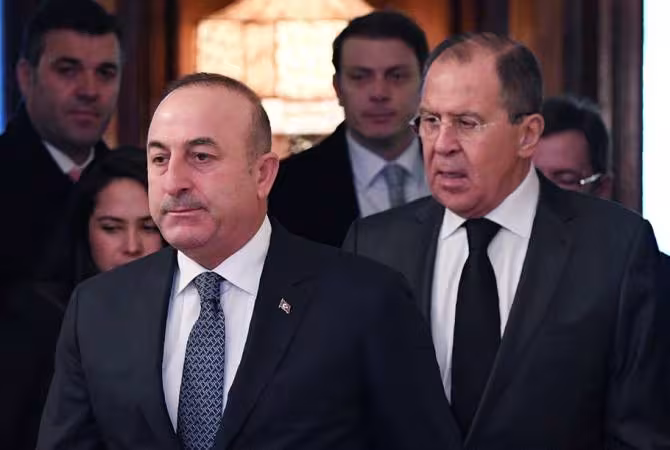 Sergueï Lavrov et Mevlut Cavusoglu discuteront de la reprise des relations entre l'Arménie et la Turquie