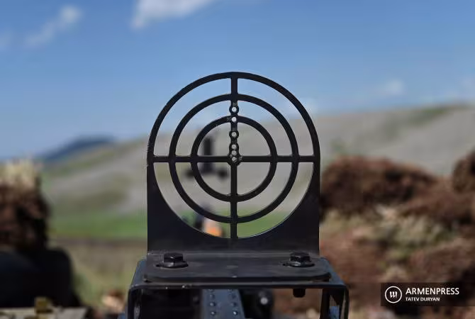 Un fermier du Haut-Karabakh sous le feu des tirs azerbaïdjanais 