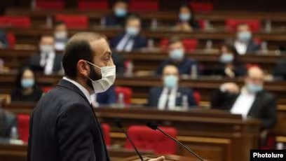 Ararat Mirzoyan a ordonné aux députés de porter des masques