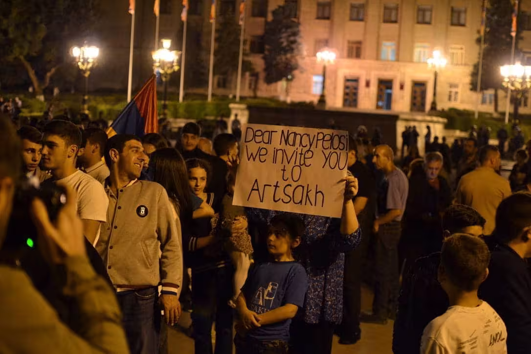 Déclaration des participants à un rassemblement public sur la place de la Renaissance à Stepanakert, en Artsakh
