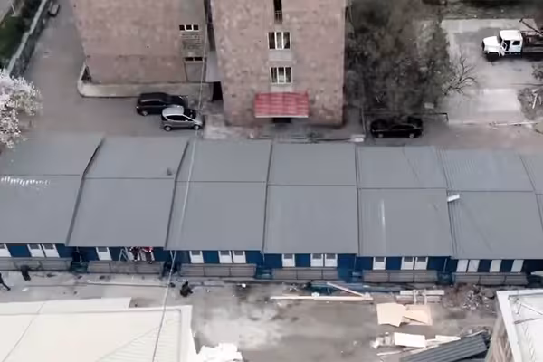 La construction du bâtiment modulaire avec 42 nouvelles salles d’hospitalisation est terminée