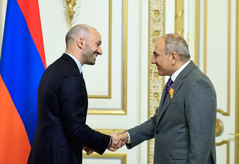 Pashinyan et le ministre français chargé des Affaires européennes ont souligné l'importance de poursuivre le dialogue politique