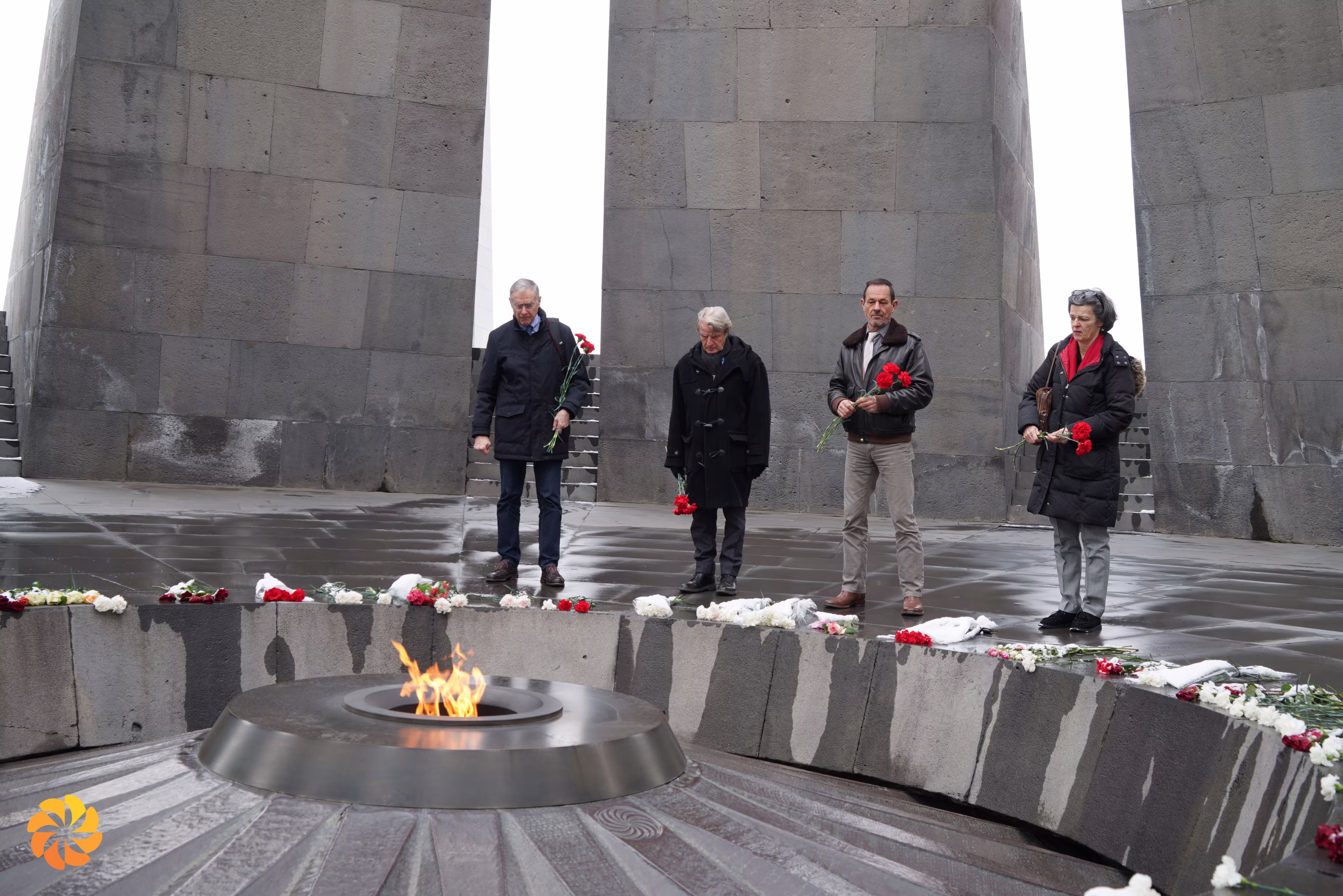 Bernard Kouchner: "Nous avons aimé les Arméniens et les gens d’Artsakh"