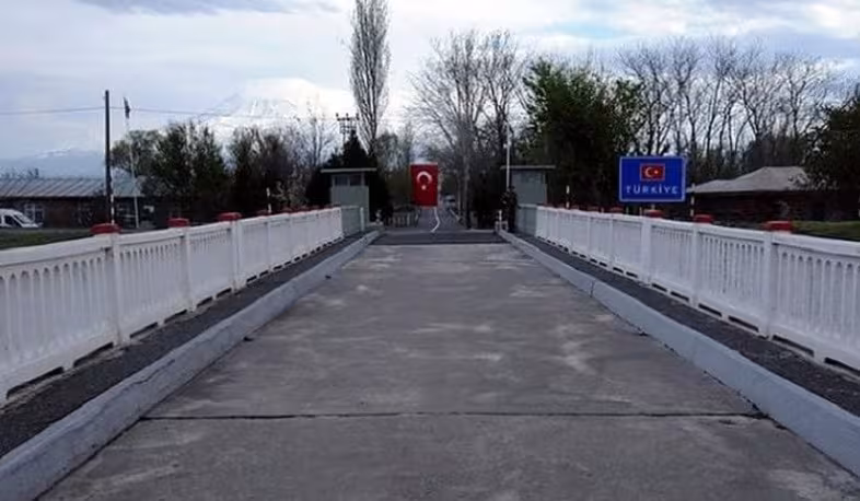 Ankara a officiellement démenti les informations relatives à l'ouverture de la
			frontière arméno-turque.