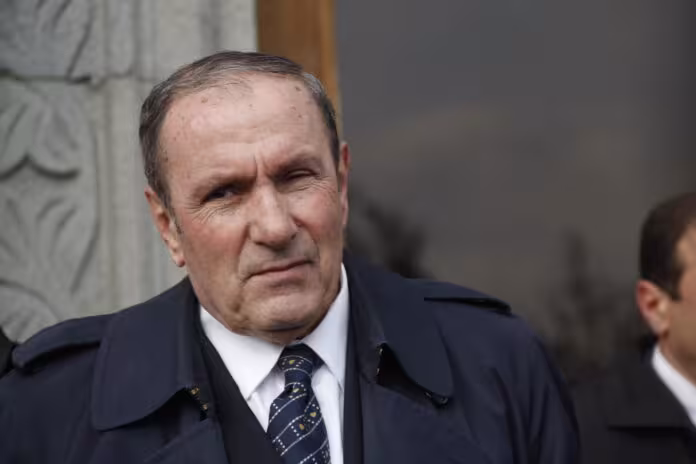 Le premier président arménien Levon Ter-Petrosyan a proposé au Premier ministre de
			publier tous les documents relatifs au processus de paix en Artsakh.