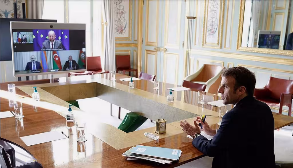 Pashinyan, Aliyev, Michel, Macron… et Erdogan, l'utopie de Prague