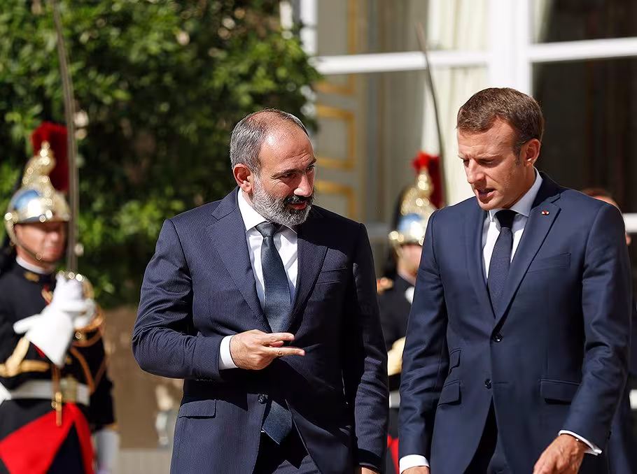 Nikol Pashinyan en route pour Paris