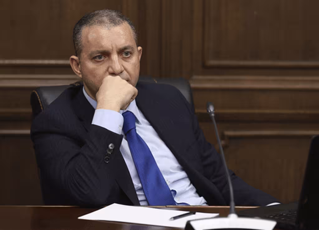 Le ministre de l'Économie démissionne